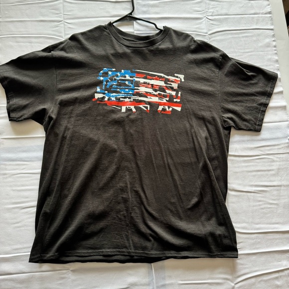 Men's  American Flag in Guns Logo Short Sleeve Shirt (Size: XL) - Picture 1 of 4